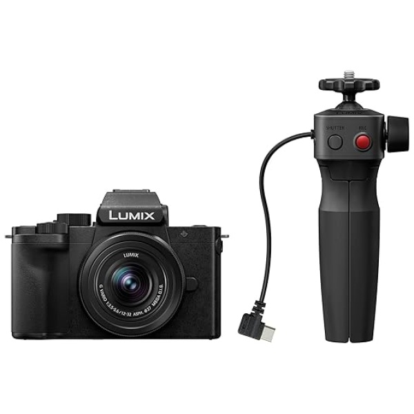 Panasonic Lumix DC-G100DVEGK Fotocamera Mirrorless Micro Quattro Terzi con Obiettivo Lumix G Vario 12-32mm F3.5-5.6 e Impugnatura Treppiede...