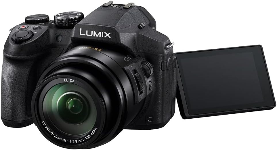 Panasonic Lumix FZ300: Performance e Versatilità nella Fotografia Bridge